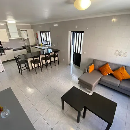Half Way Lisbon - Porto - Edm Guest house Leiria